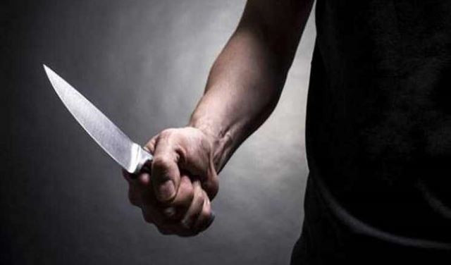 Σύρος: Χαμός στην εφορία – Εισβολή με κουζινομάχαιρο για να πετύχει διακανονισμό των οφειλών του!